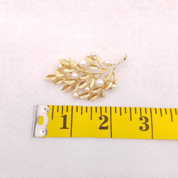 Vintage Napier Brooch Textured Gold Tone Tree Branch Faux Pearl Blossoms Leaves - Picture 5 of 5